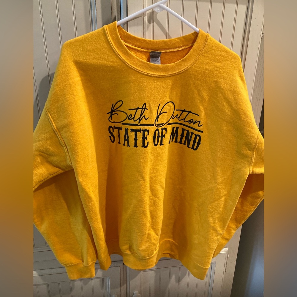 Women’s sweatshirt, size Large. Beth Dutton Yellowstone.